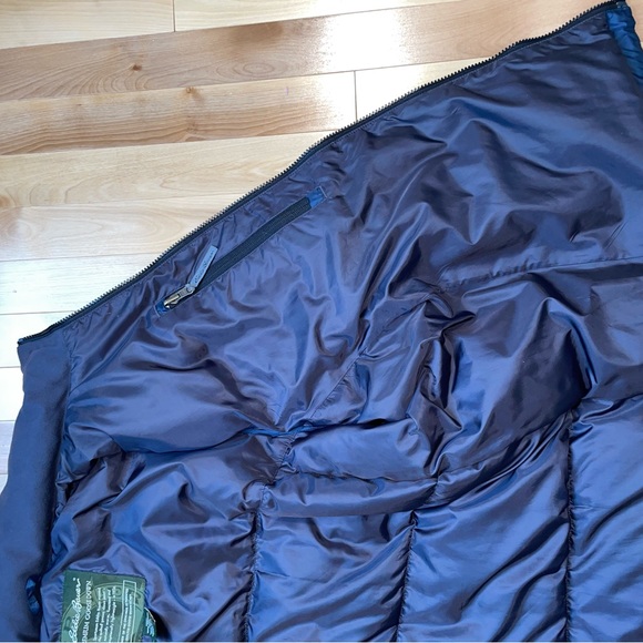 Eddie Bauer Men’s L down filled puffy vest in navy blue - Picture 2 of 4